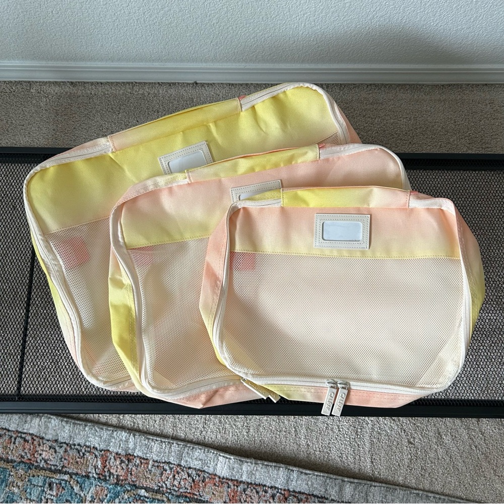 NWOT Calpak 3-Piece Packing Cube Set